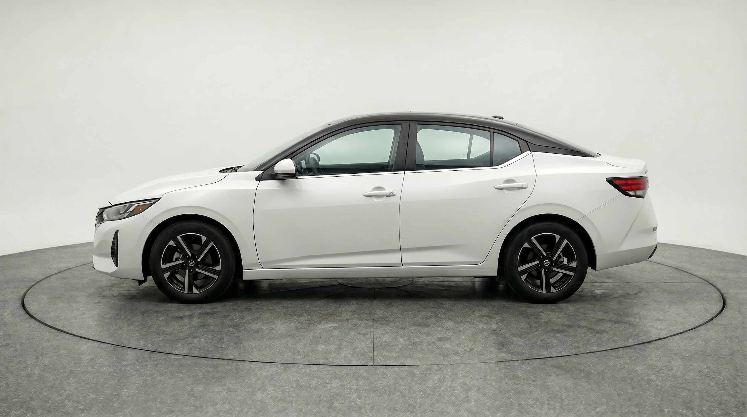 Thumbnail: 2025 Nissan Sentra - 4