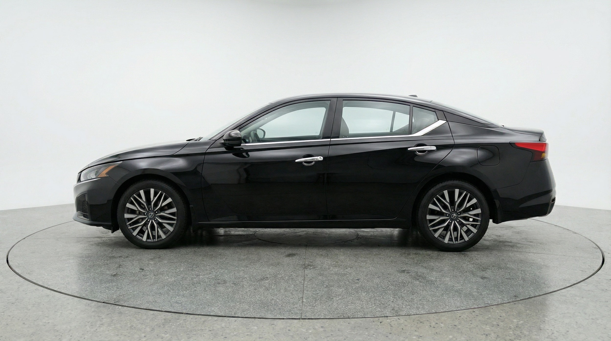 Thumbnail: 2025 Nissan Altima - 4