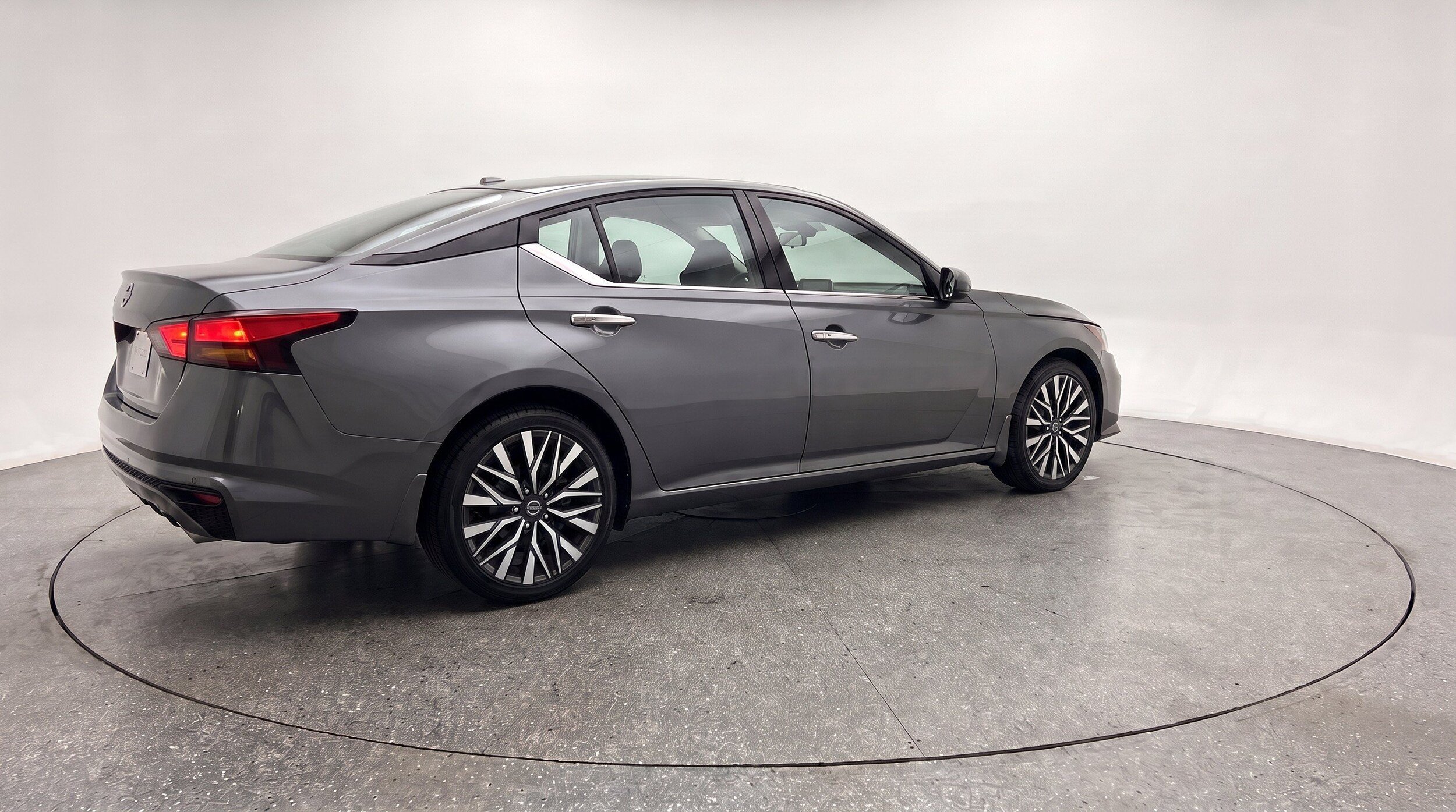 Thumbnail: 2025 Nissan Altima - 9