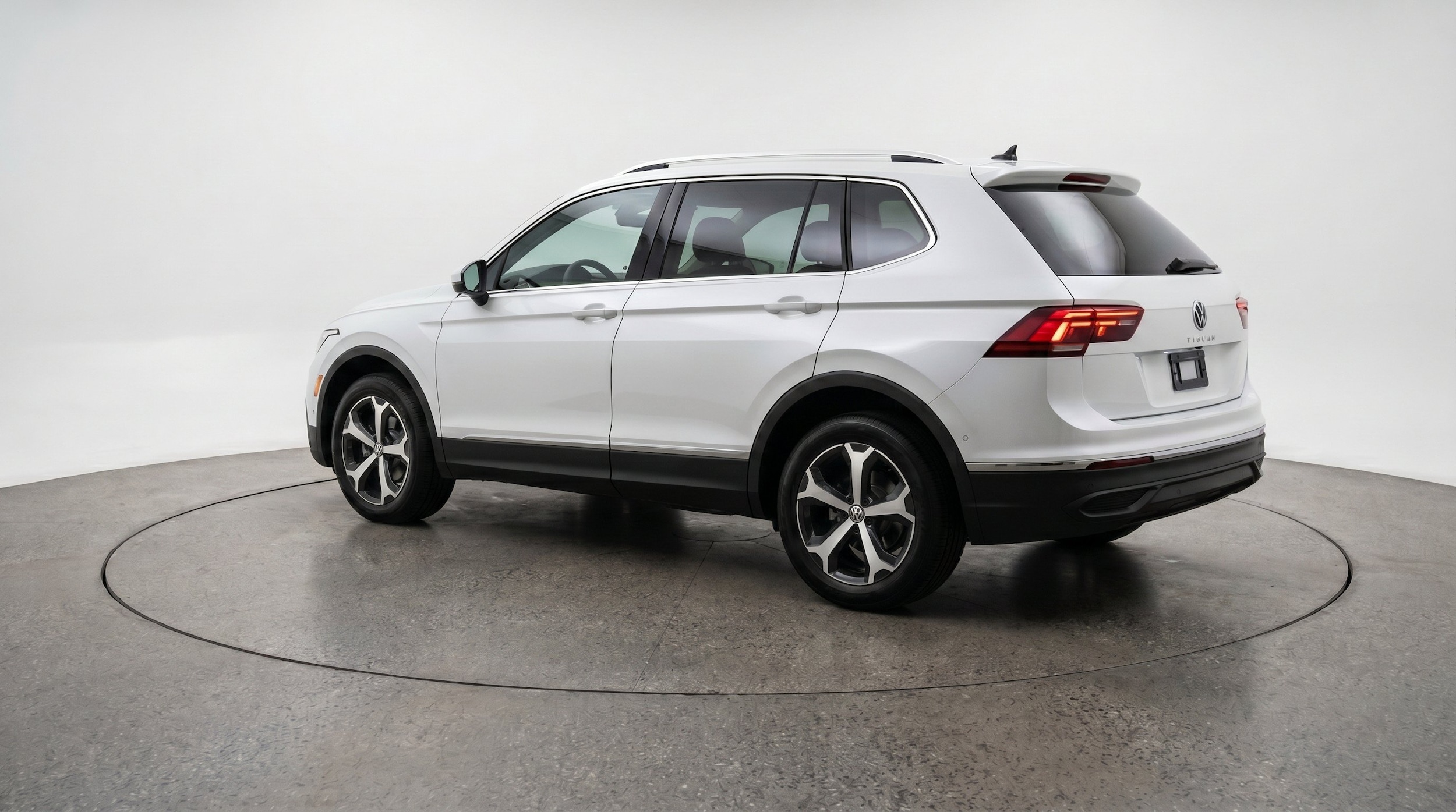 Thumbnail: 2026 Volkswagen Tiguan - 6