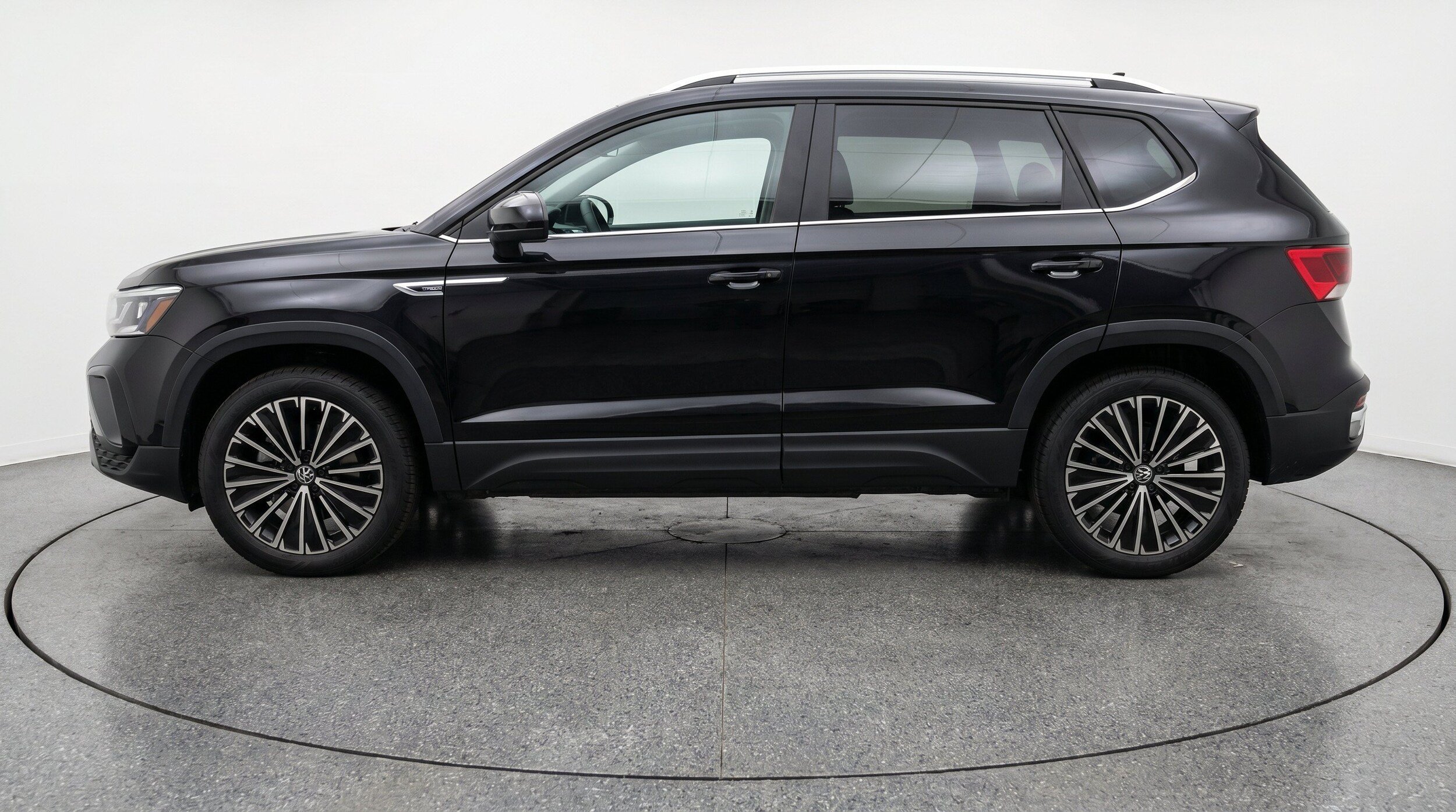 Thumbnail: 2026 Volkswagen Taos - 5