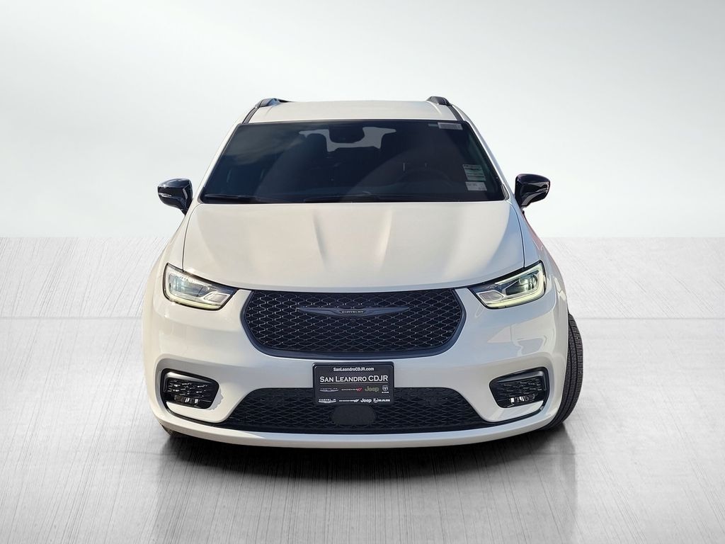 New 2026 Chrysler Pacifica Select Passenger Van