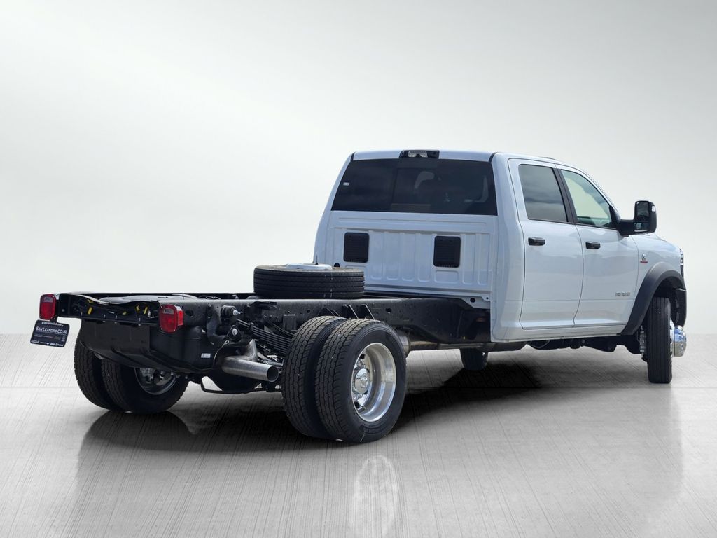 2025 Ram 5500 photo 3