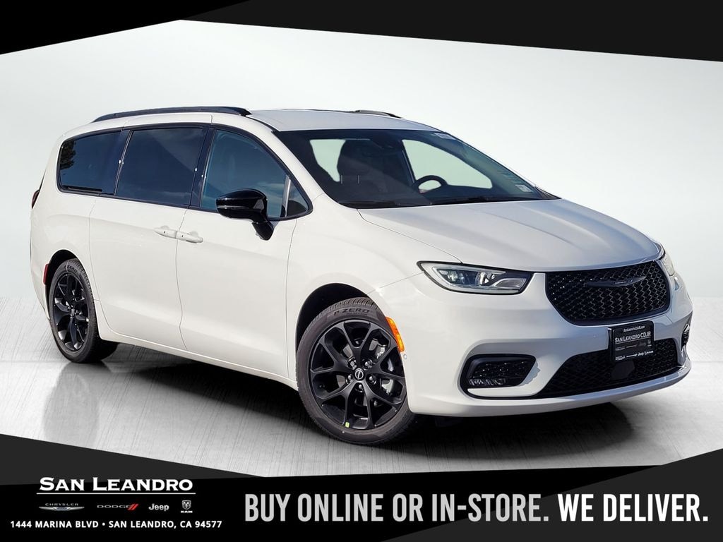 New 2026 Chrysler Pacifica Select Passenger Van