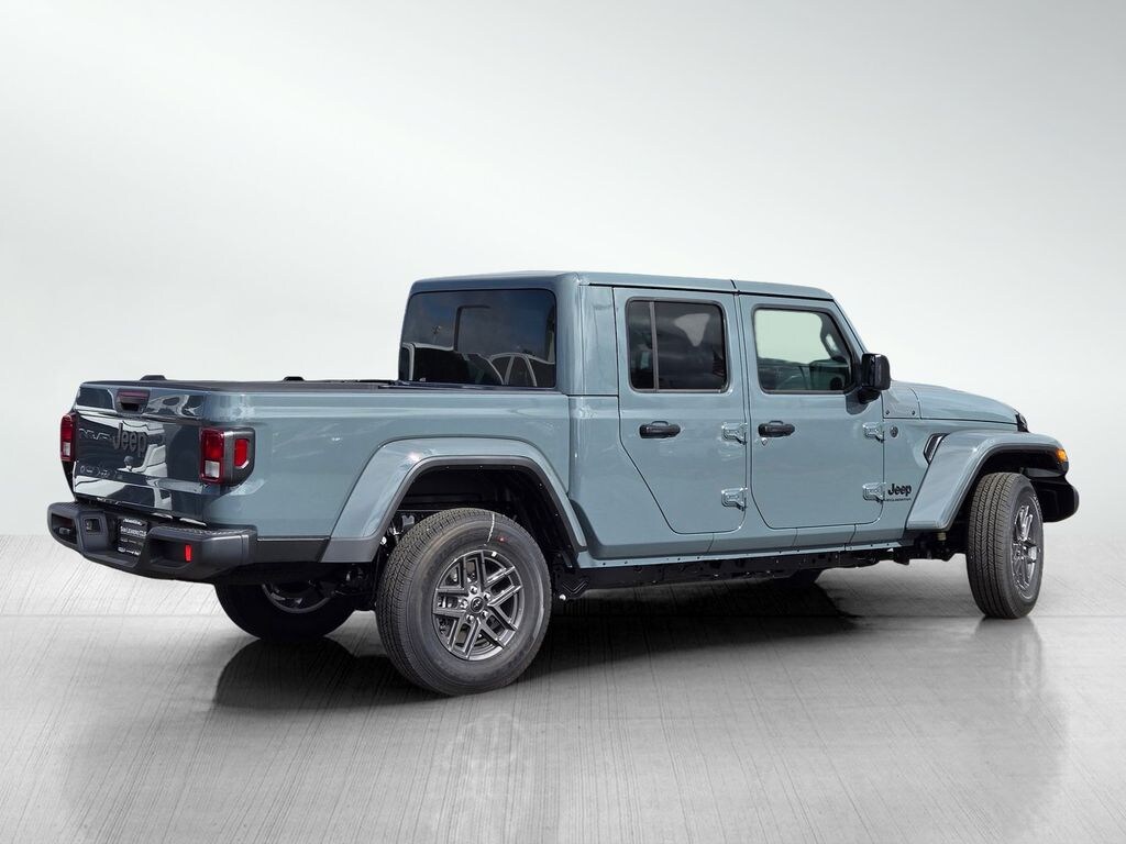 New 2025 Jeep Gladiator Sport S Crew Cab