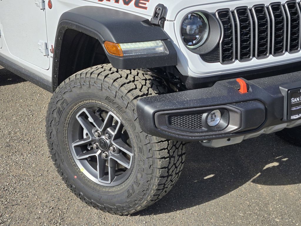 2025 Jeep Gladiator Mojave photo 3