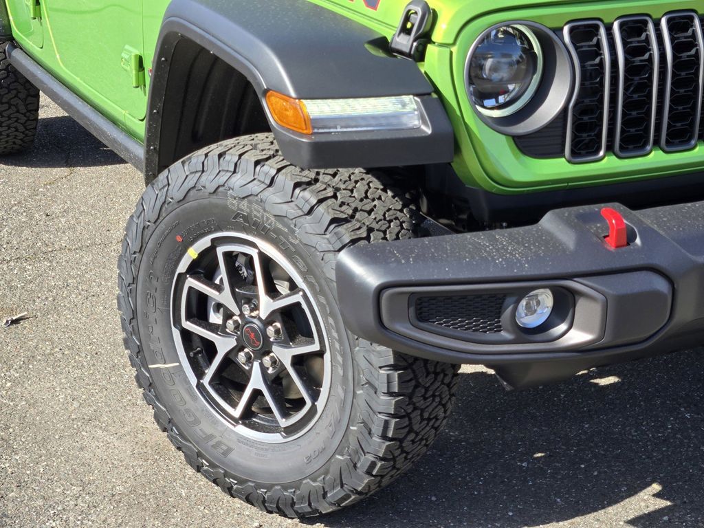 2025 Jeep Wrangler Rubicon photo 3