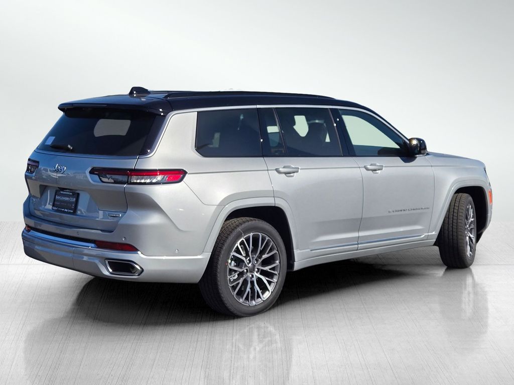 2025 Jeep Grand Cherokee L Summit Reserve photo 4