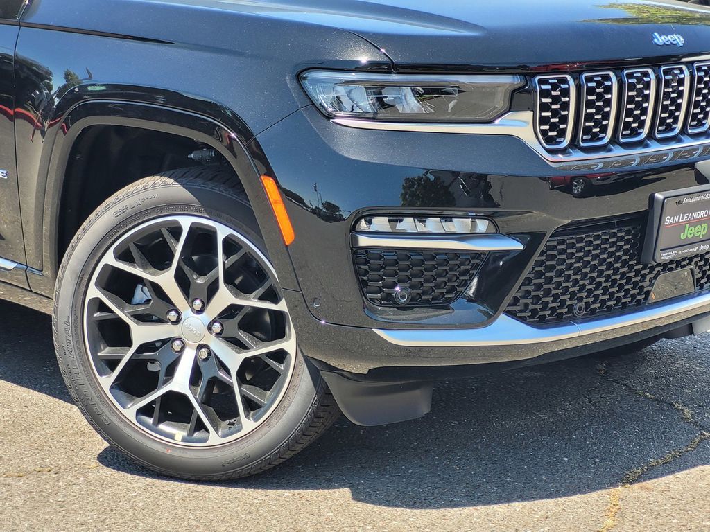 2023 Jeep Grand Cherokee Summit Reserve photo 3