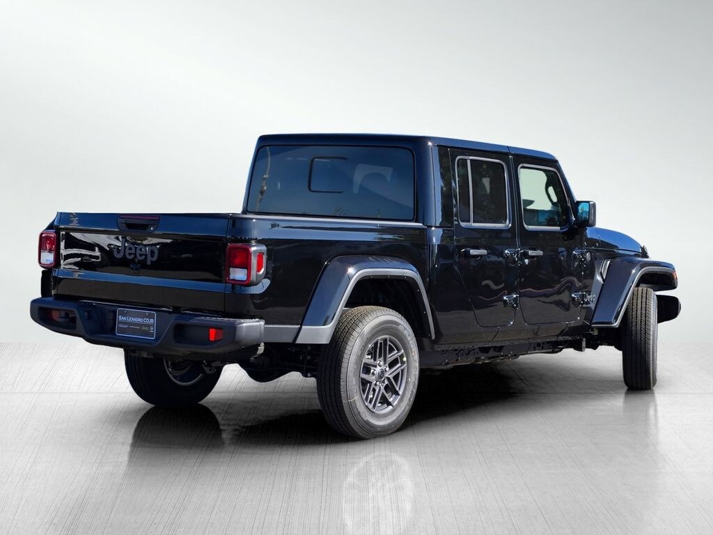 New 2025 Jeep Gladiator Sport S Crew Cab