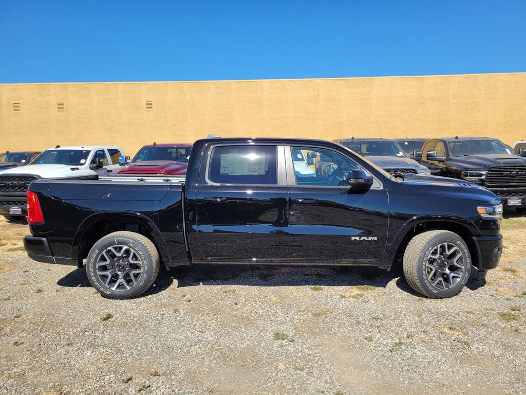 2025 Ram 1500 Laramie photo 4