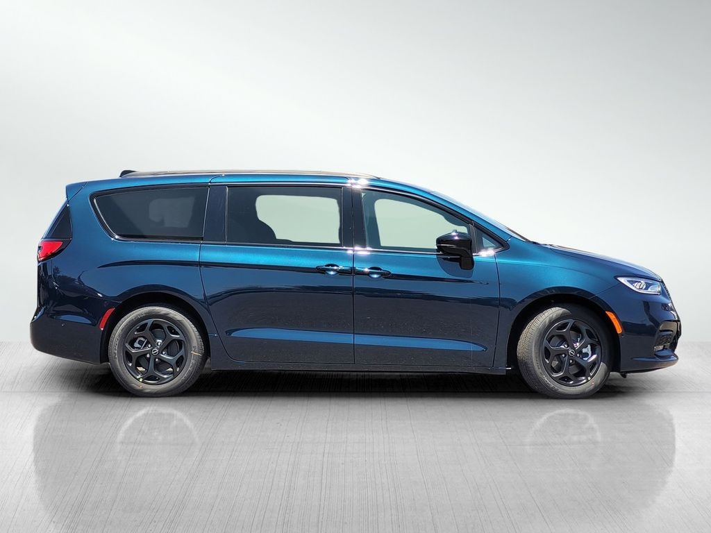New 2025 Chrysler Pacifica Hybrid Premium S Appearance Pkg Passenger Van