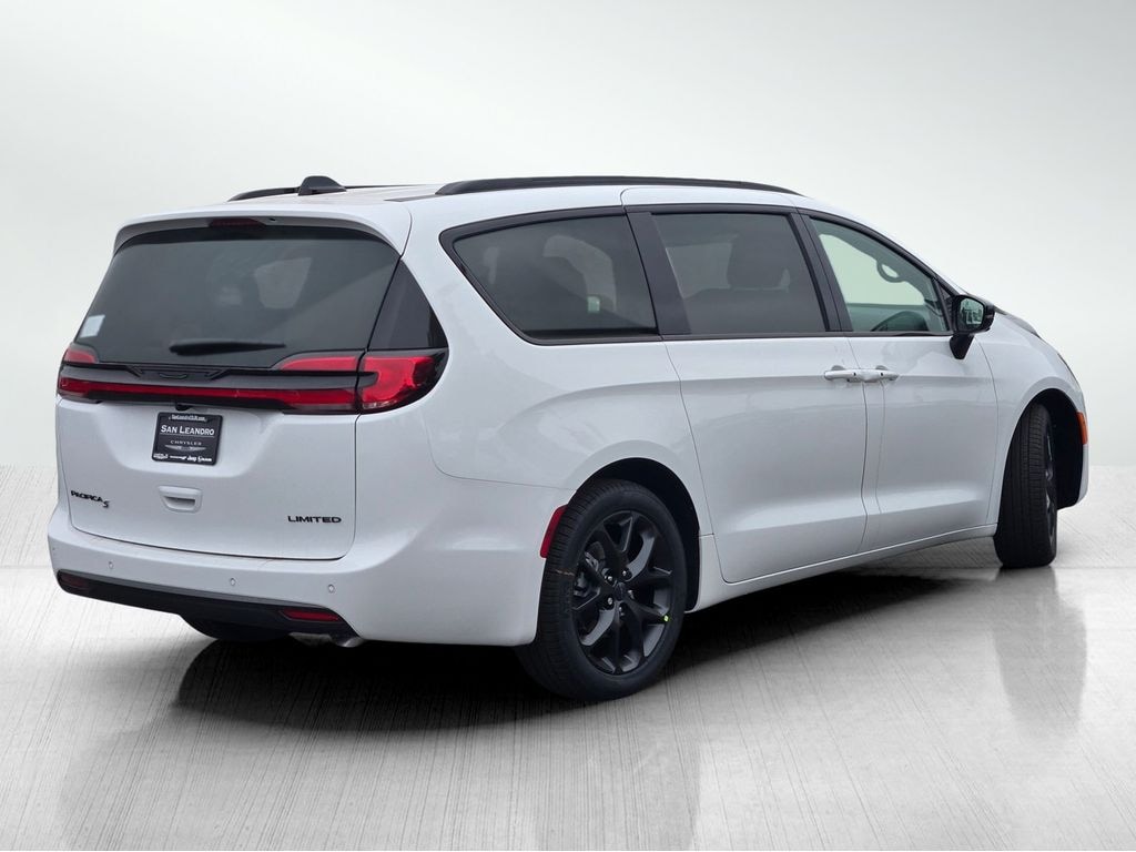 New 2027 Chrysler Pacifica Limited Passenger Van