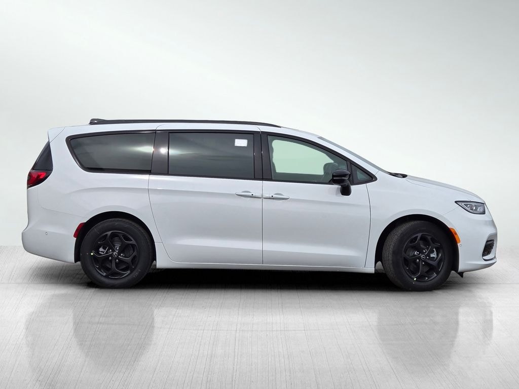 New 2025 Chrysler Pacifica Hybrid Premium S Appearance Pkg Passenger Van