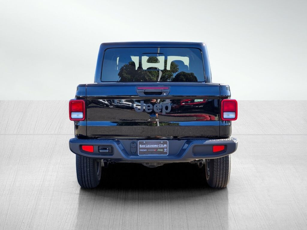 New 2025 Jeep Gladiator Sport S Crew Cab