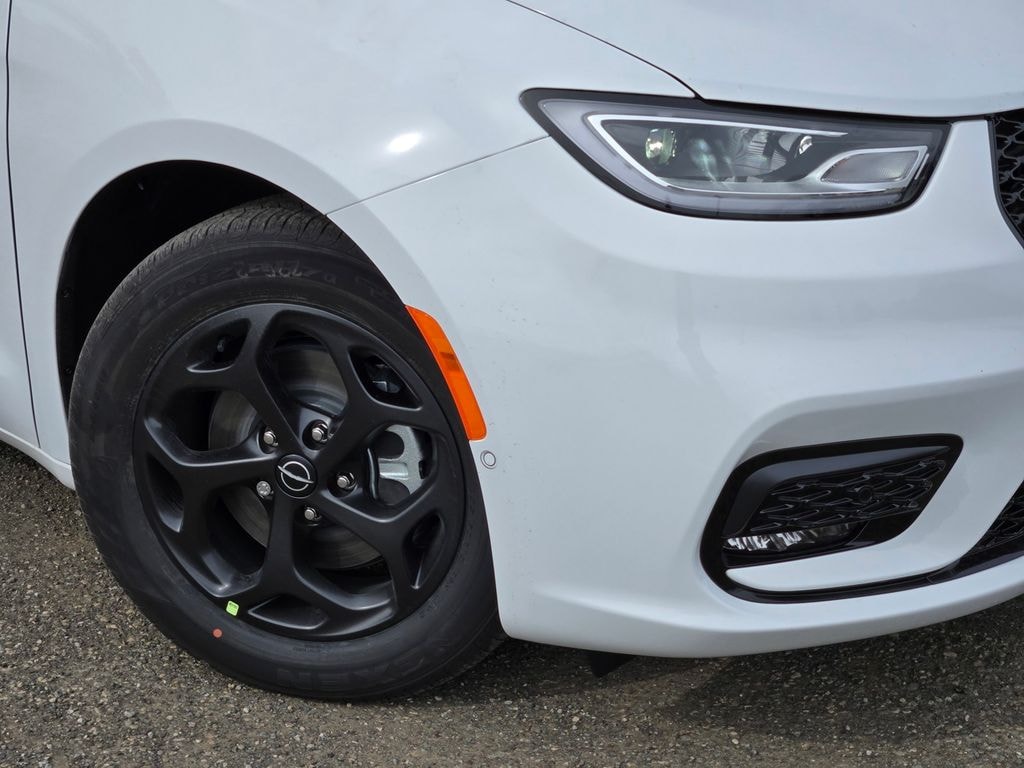 New 2025 Chrysler Pacifica Hybrid Premium S Appearance Pkg Passenger Van