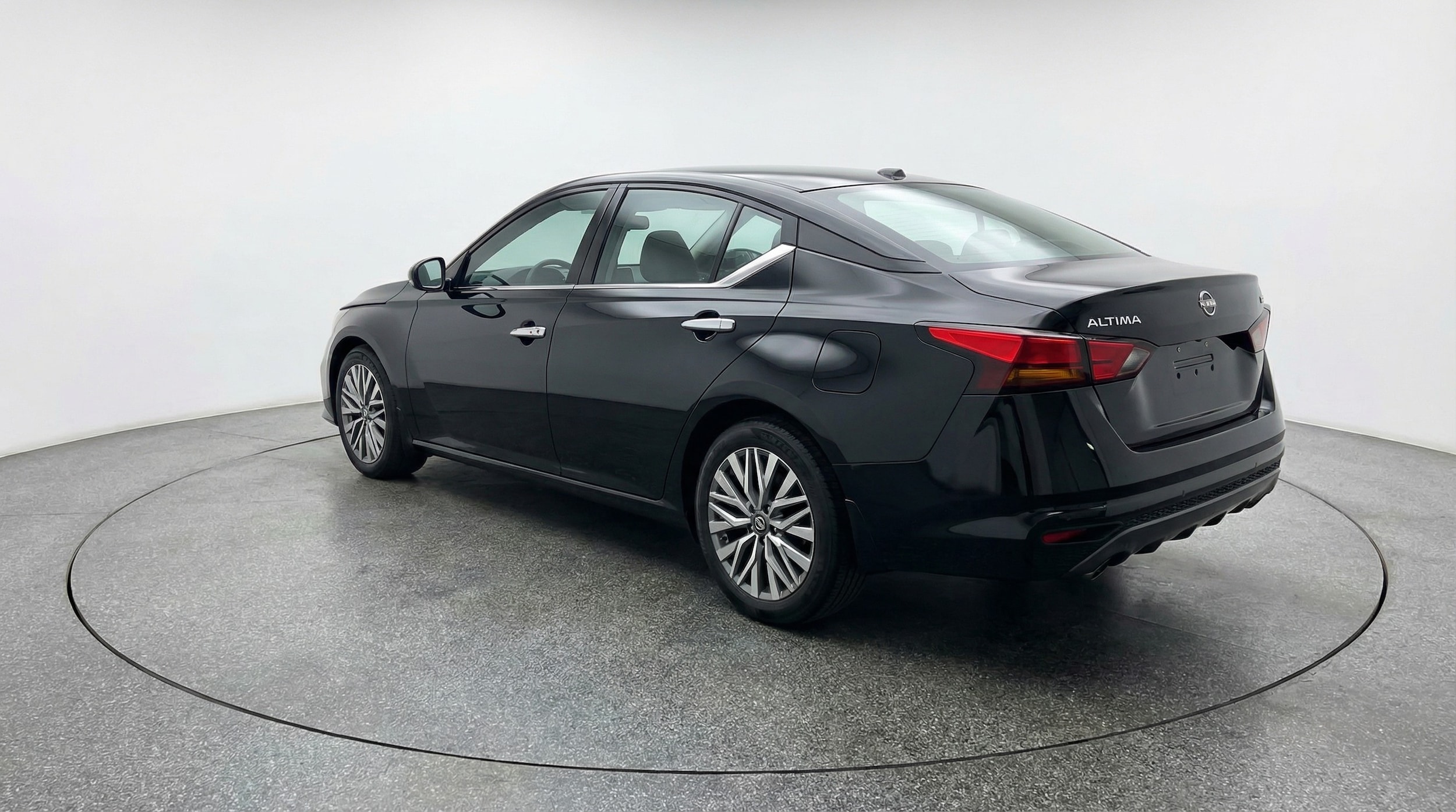 Thumbnail: 2025 Nissan Altima - 5