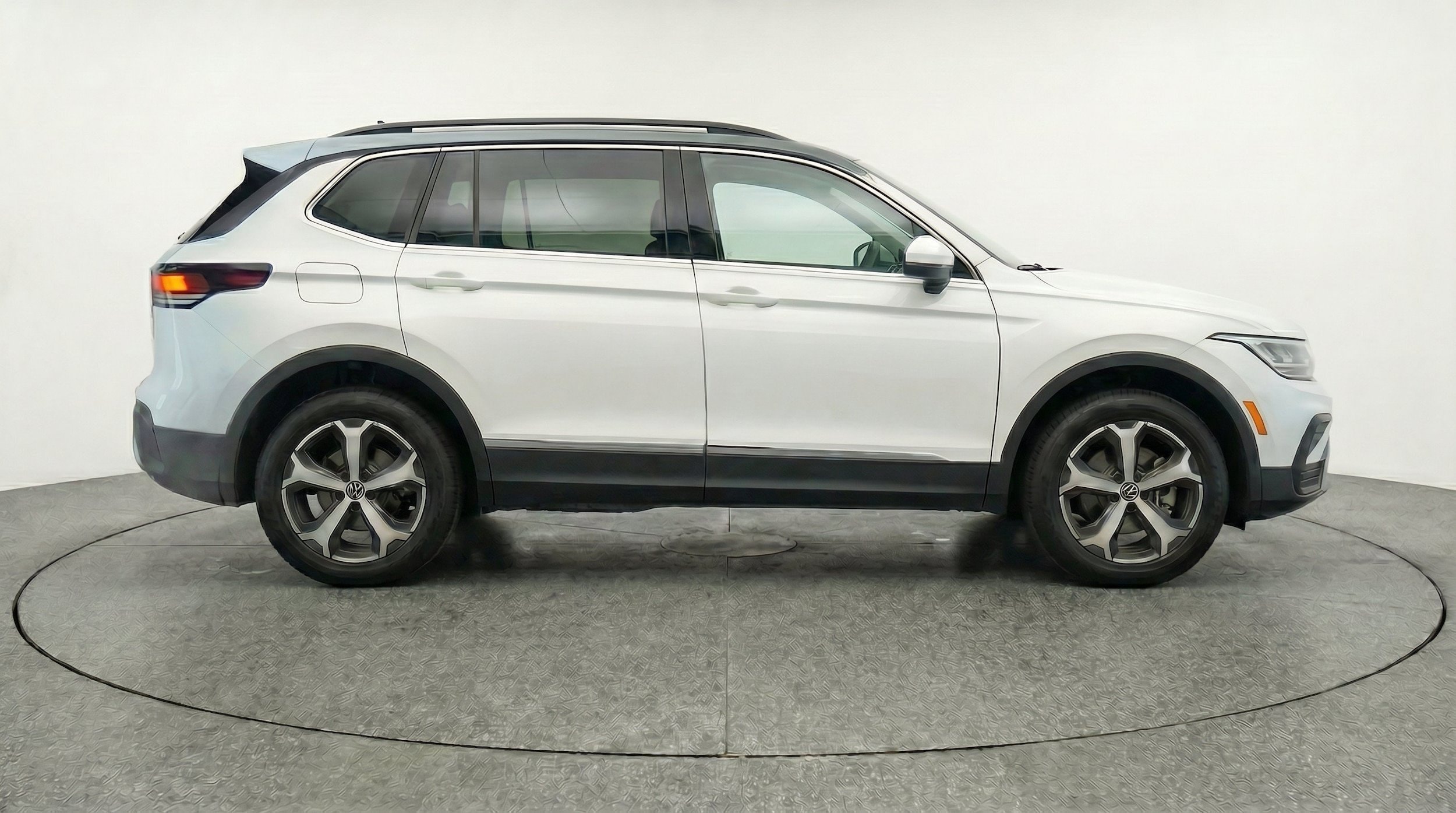 Thumbnail: 2026 Volkswagen Tiguan - 11