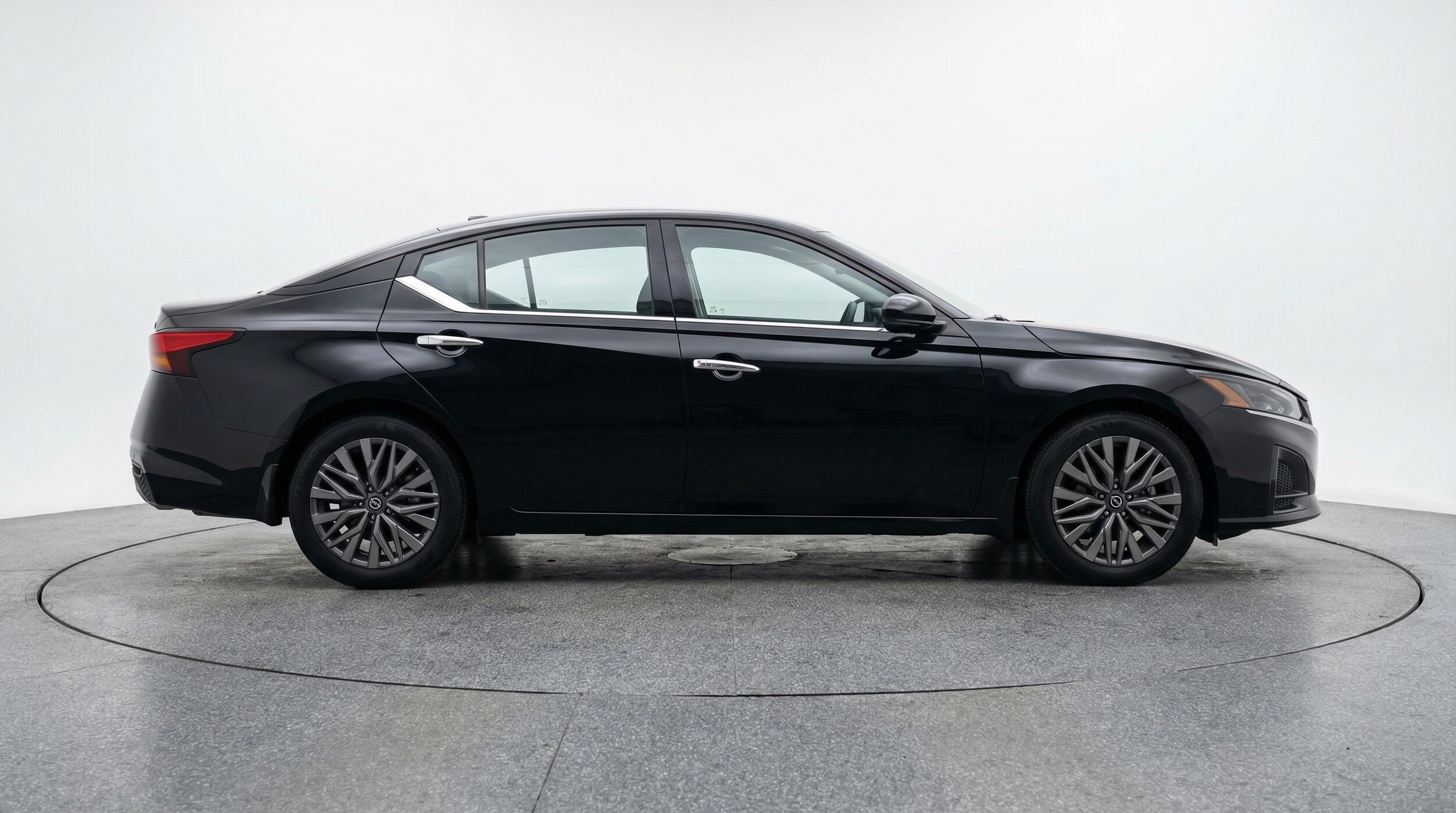 Thumbnail: 2025 Nissan Altima - 8