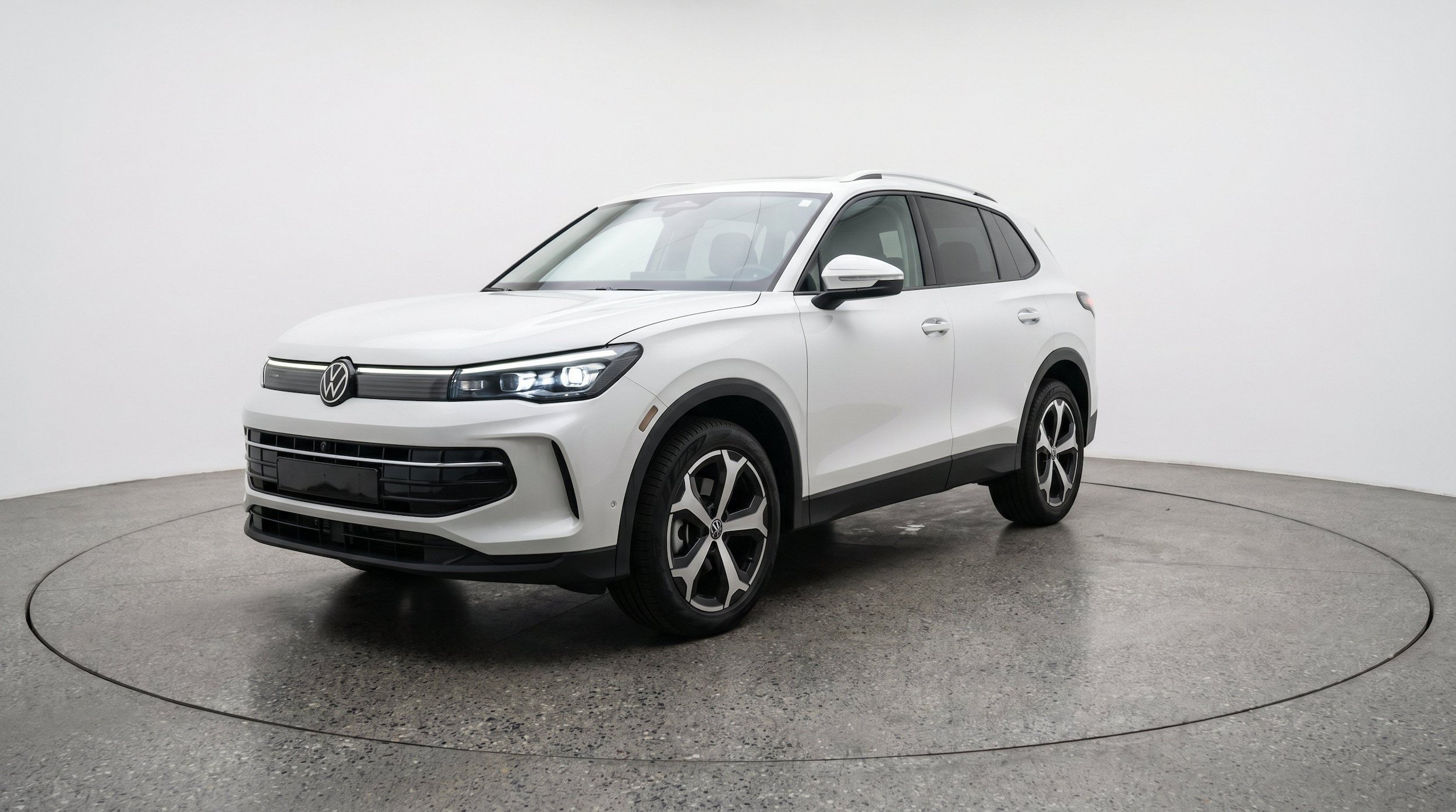 Thumbnail: 2026 Volkswagen Tiguan - 3