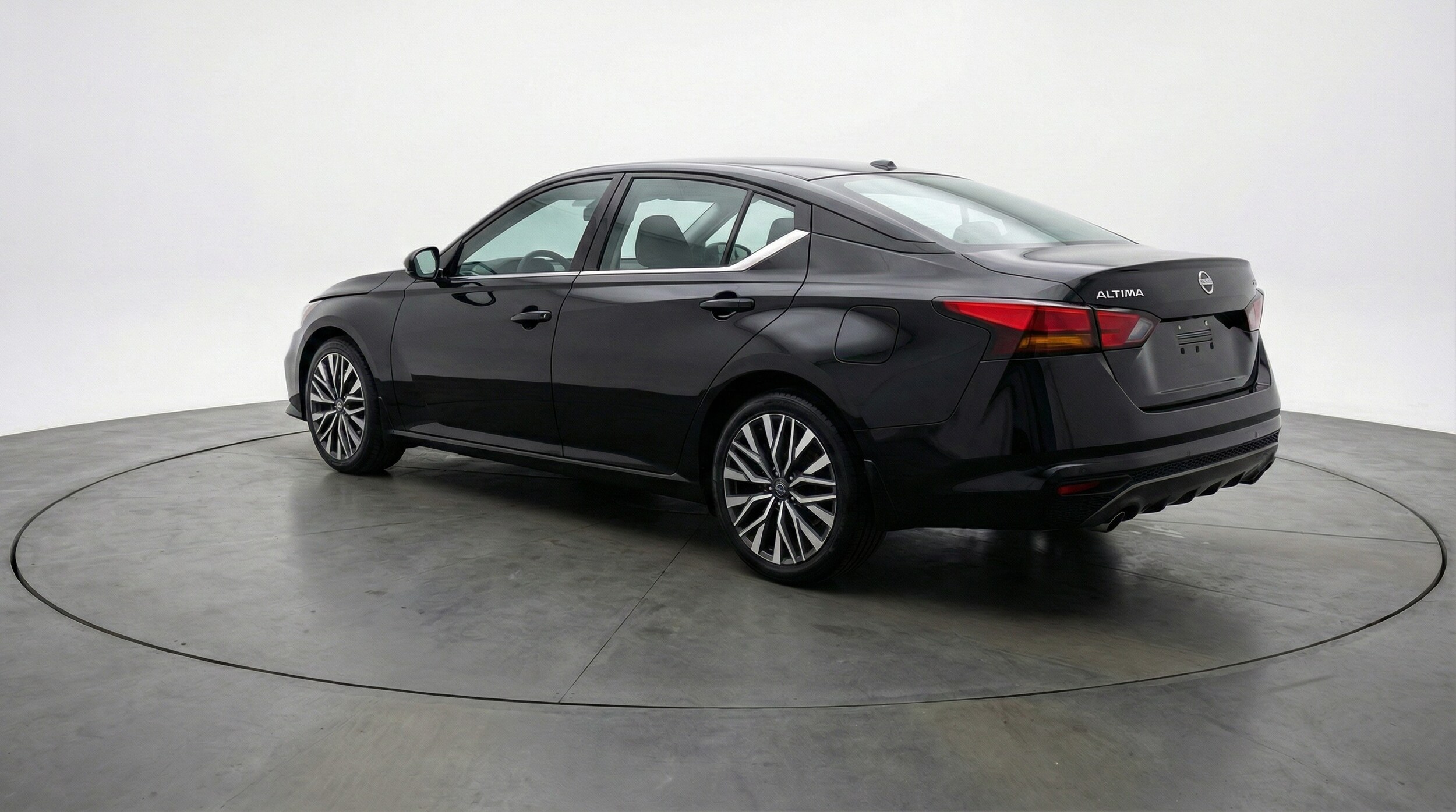 Thumbnail: 2025 Nissan Altima - 5