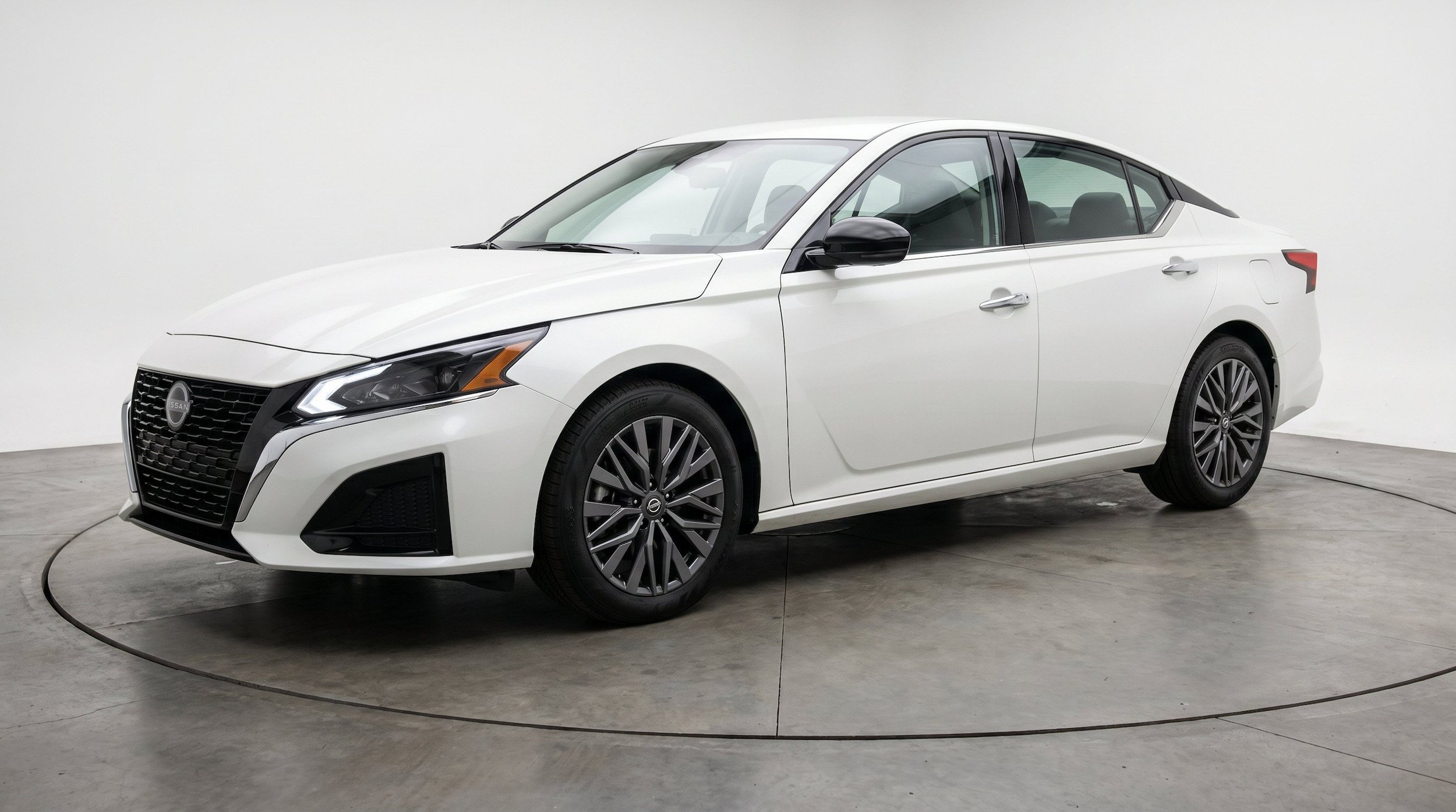 Thumbnail: 2025 Nissan Altima - 3