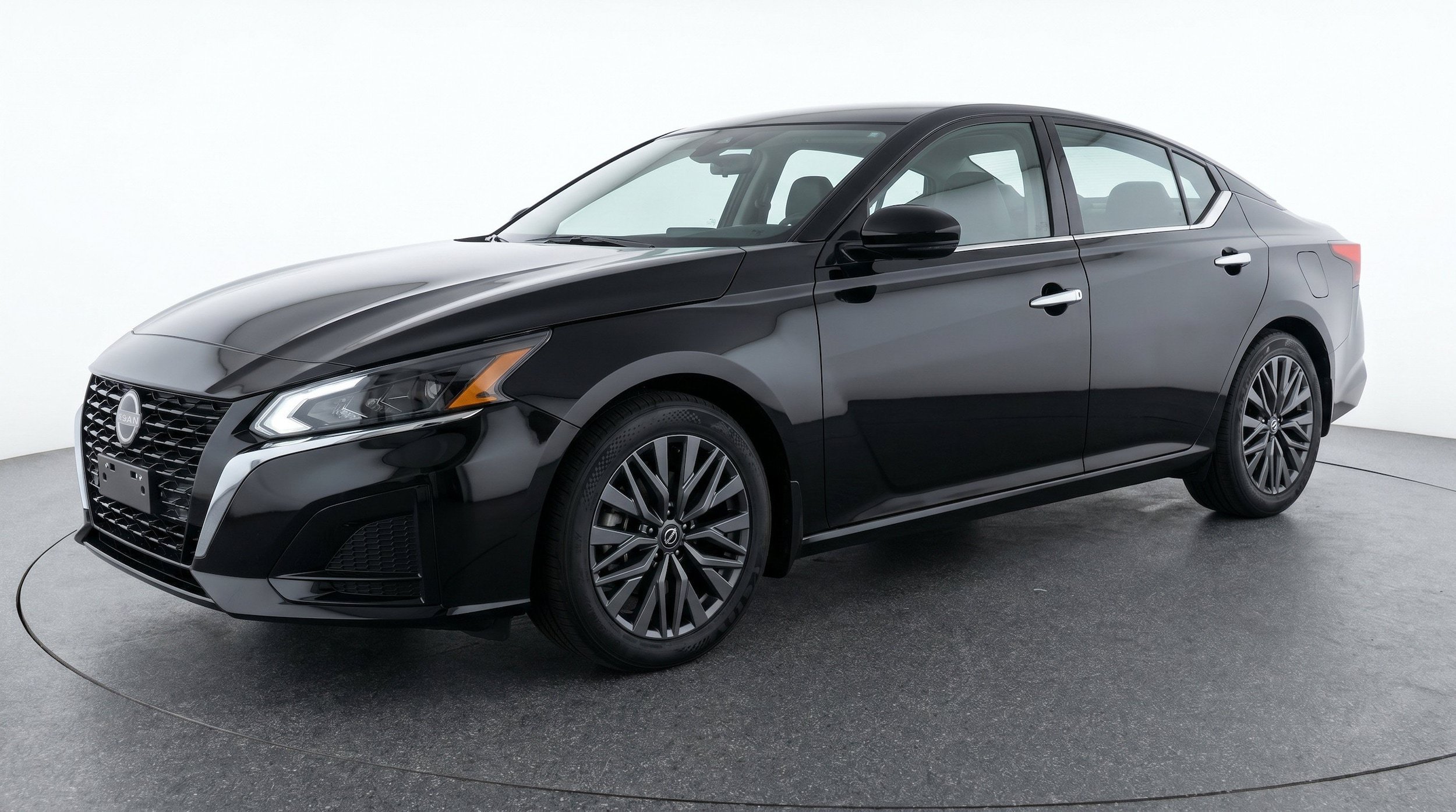 Thumbnail: 2025 Nissan Altima - 3