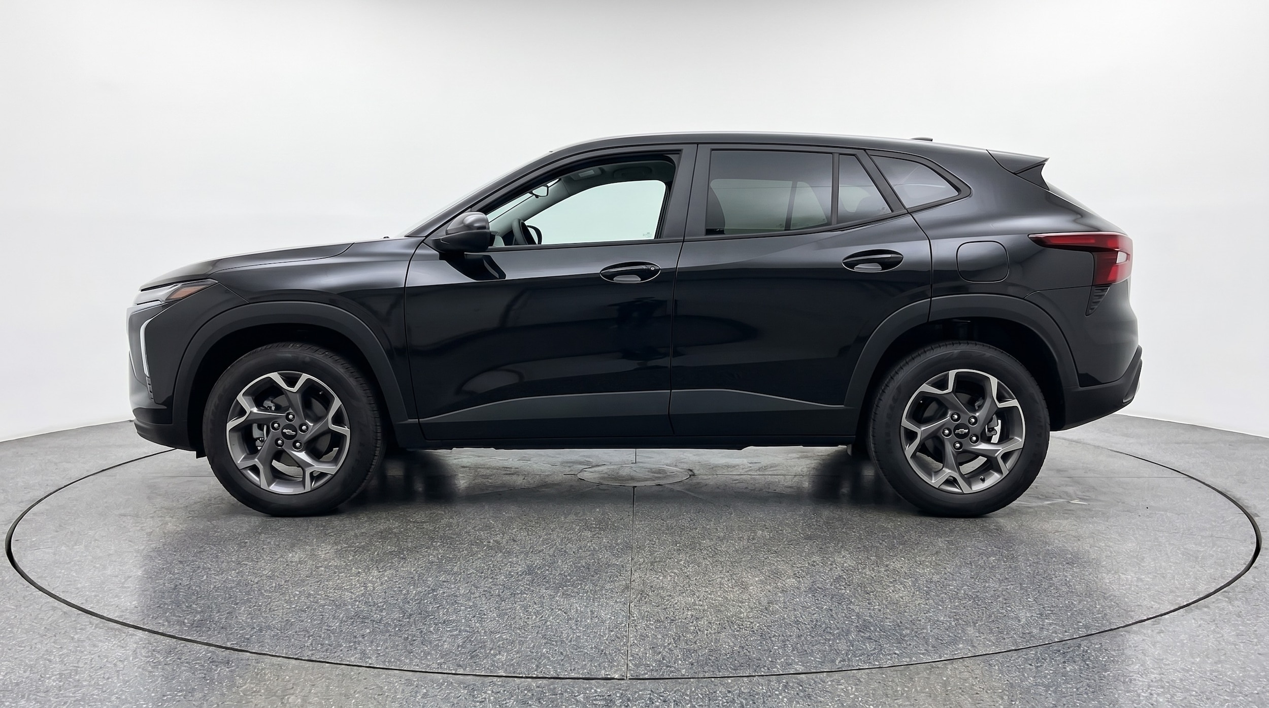 Thumbnail: 2025 Chevrolet Trax - 4