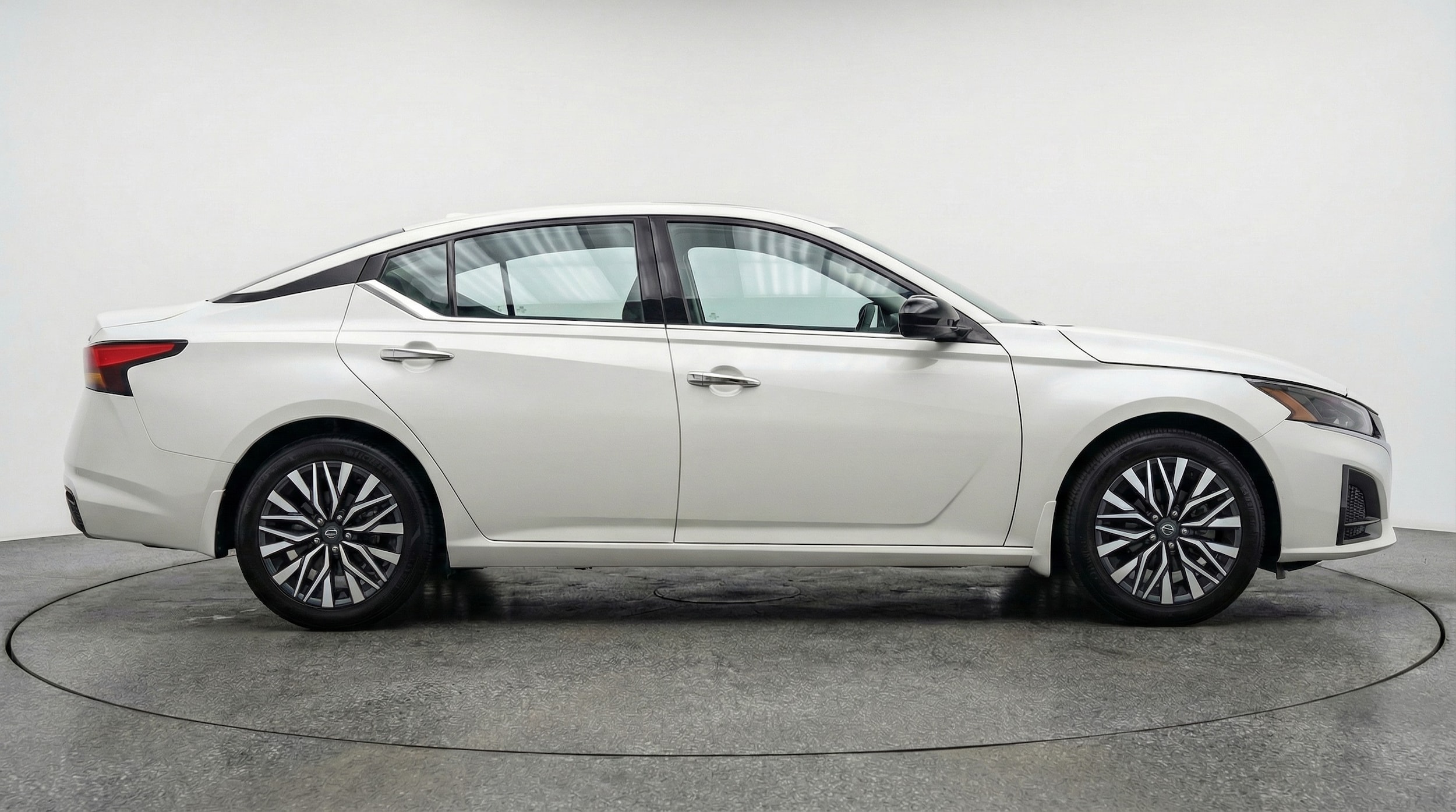 Thumbnail: 2025 Nissan Altima - 8