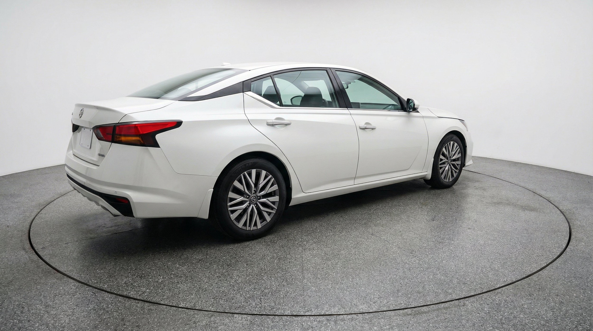 Thumbnail: 2025 Nissan Altima - 9
