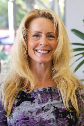 Staff member Ada Schultz from ID_0a38c5106a44