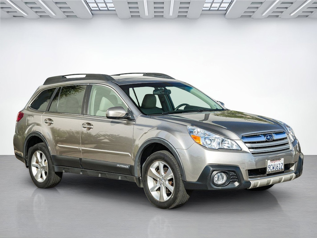 Used 2014 Subaru Outback 2.5i Limited (CVT) SUV