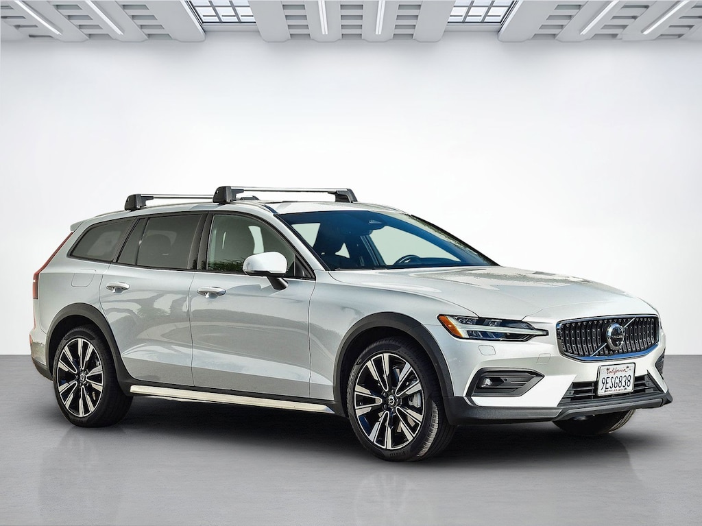 Used 2023 Volvo V60 Cross Country B5 AWD Ultimate Wagon