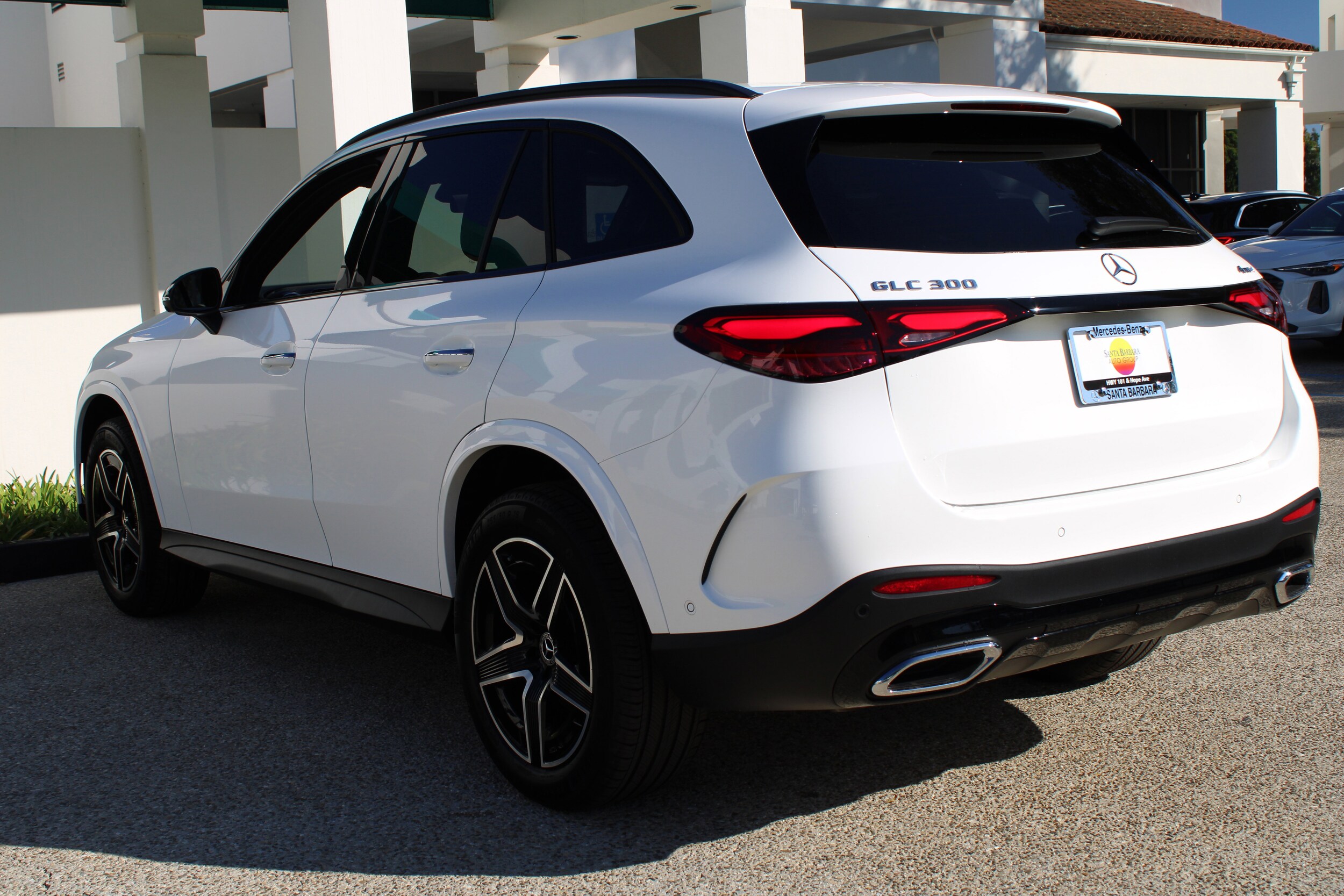 2026 Mercedes Benz GLC 300 4MATIC photo 3