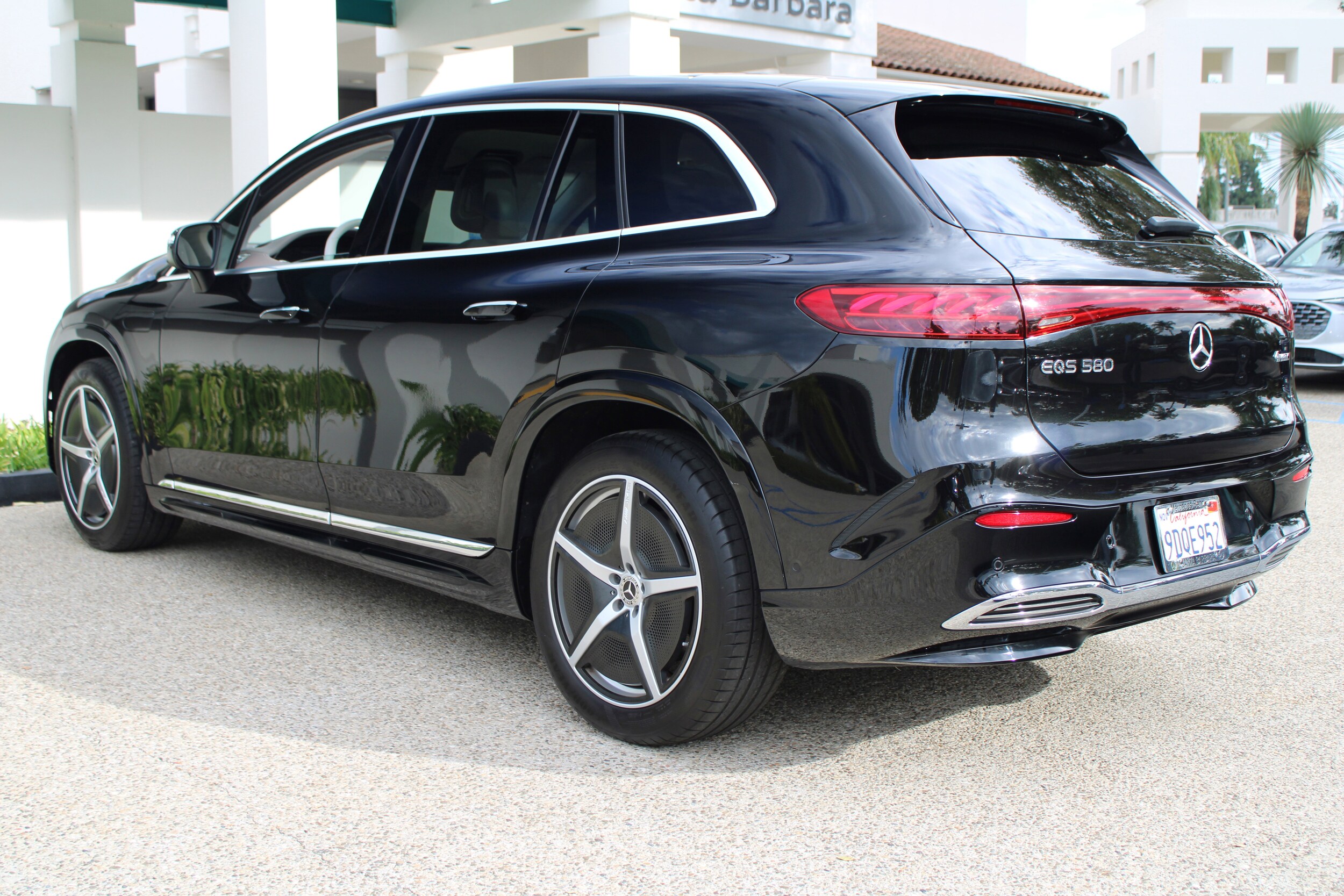 2023 Mercedes Benz EQS SUV 580 4MATIC photo 3