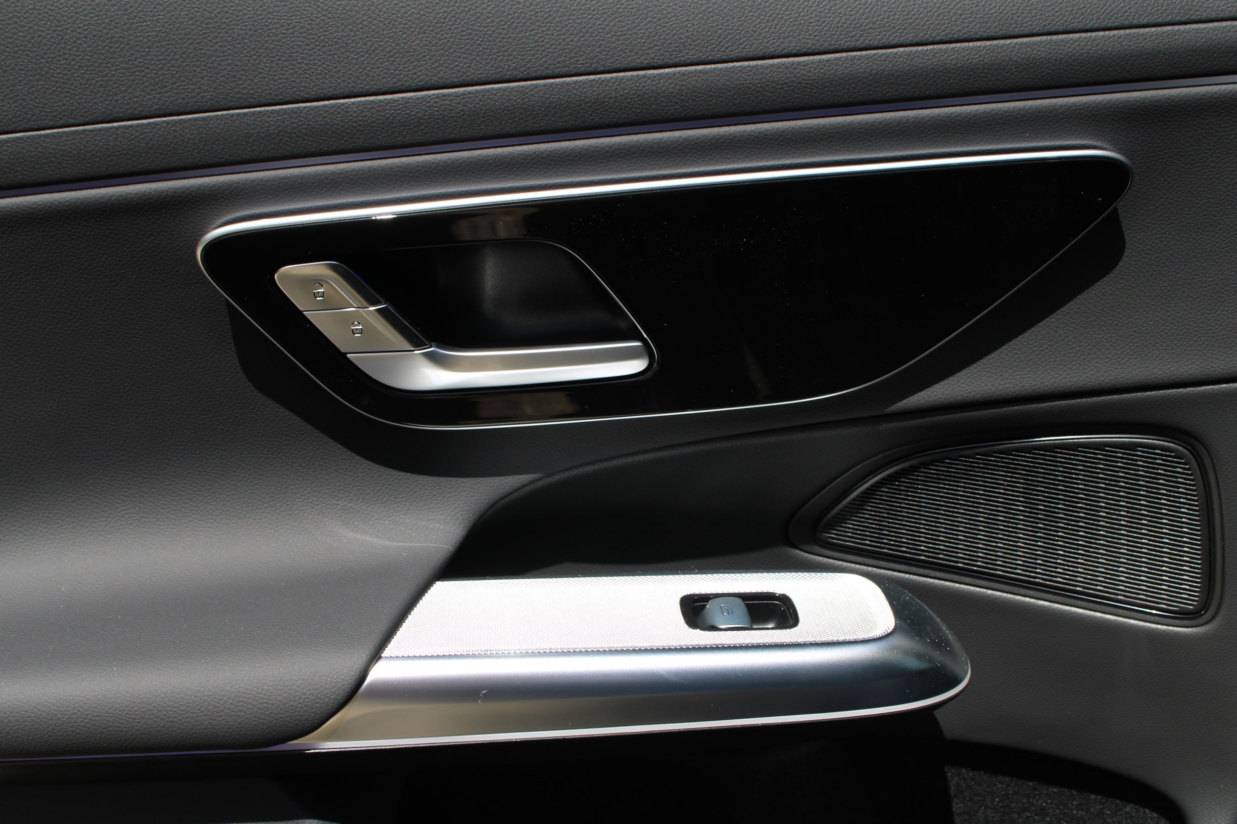 2025 Mercedes-Benz E-Class E350 - Photo 23