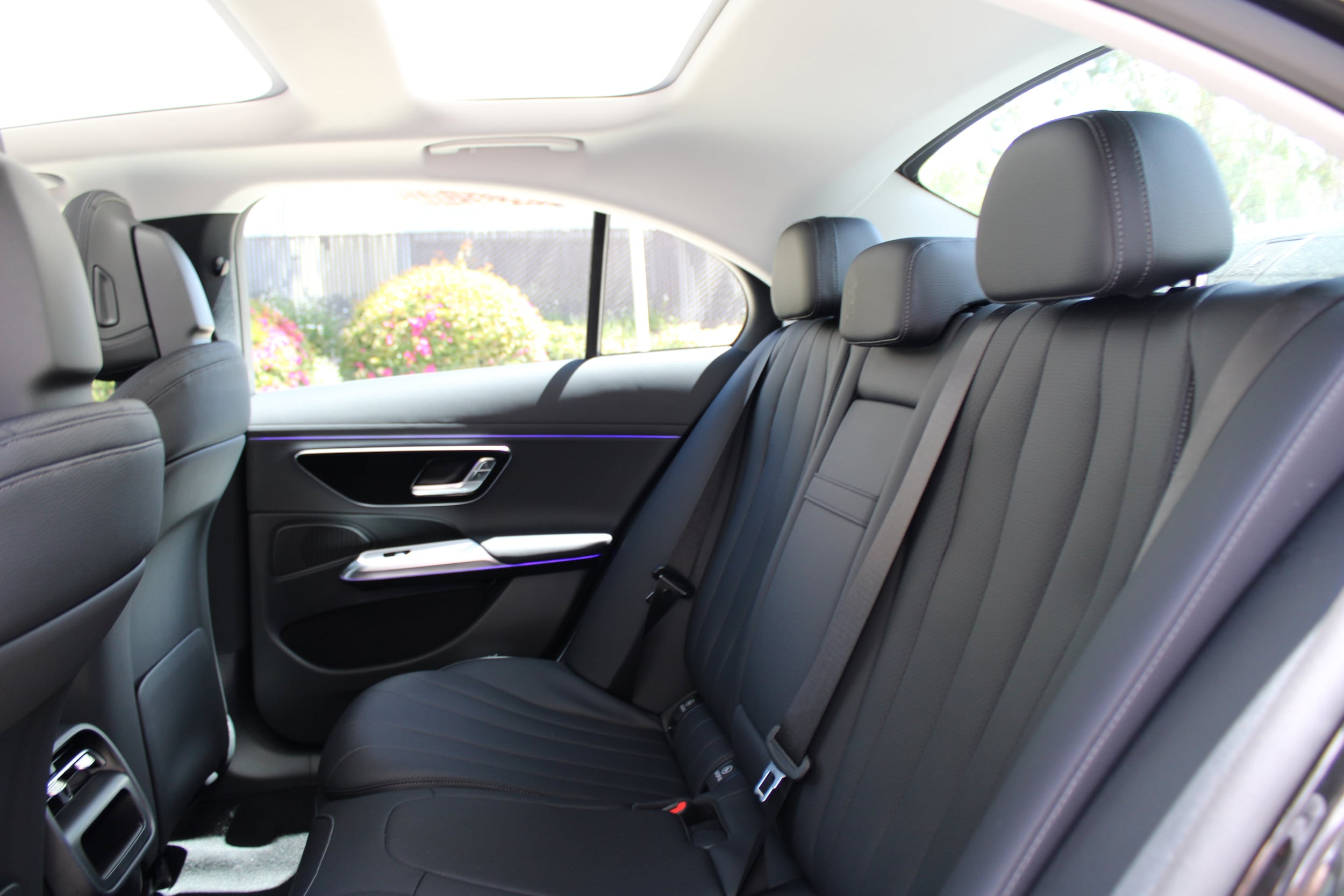 2025 Mercedes-Benz E-Class E350 - Photo 25