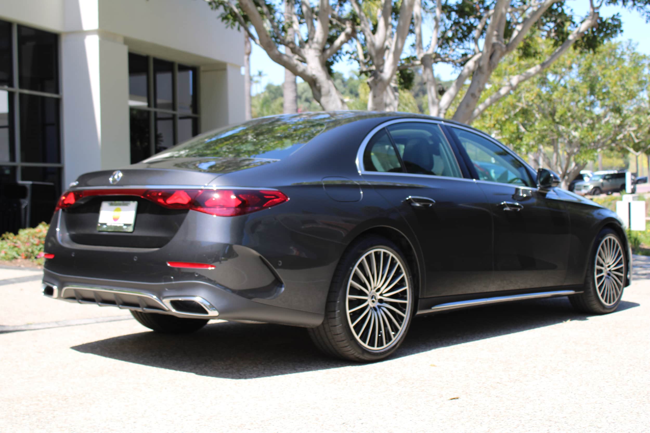 2025 Mercedes-Benz E-Class E350 - Photo 7
