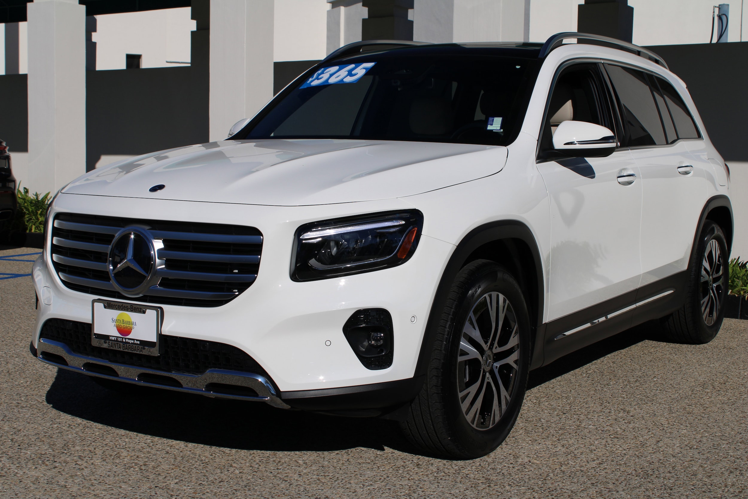 2025 Mercedes-Benz GLB Base's photo