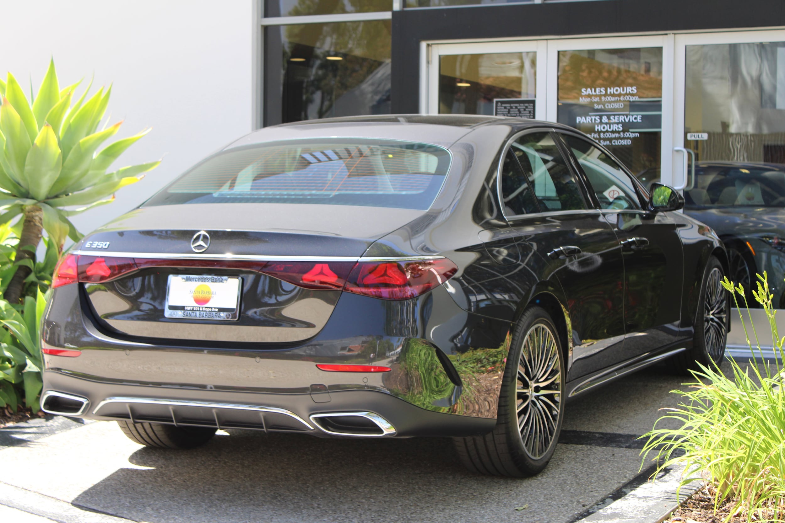 2025 Mercedes-Benz E-Class E350 - Photo 8