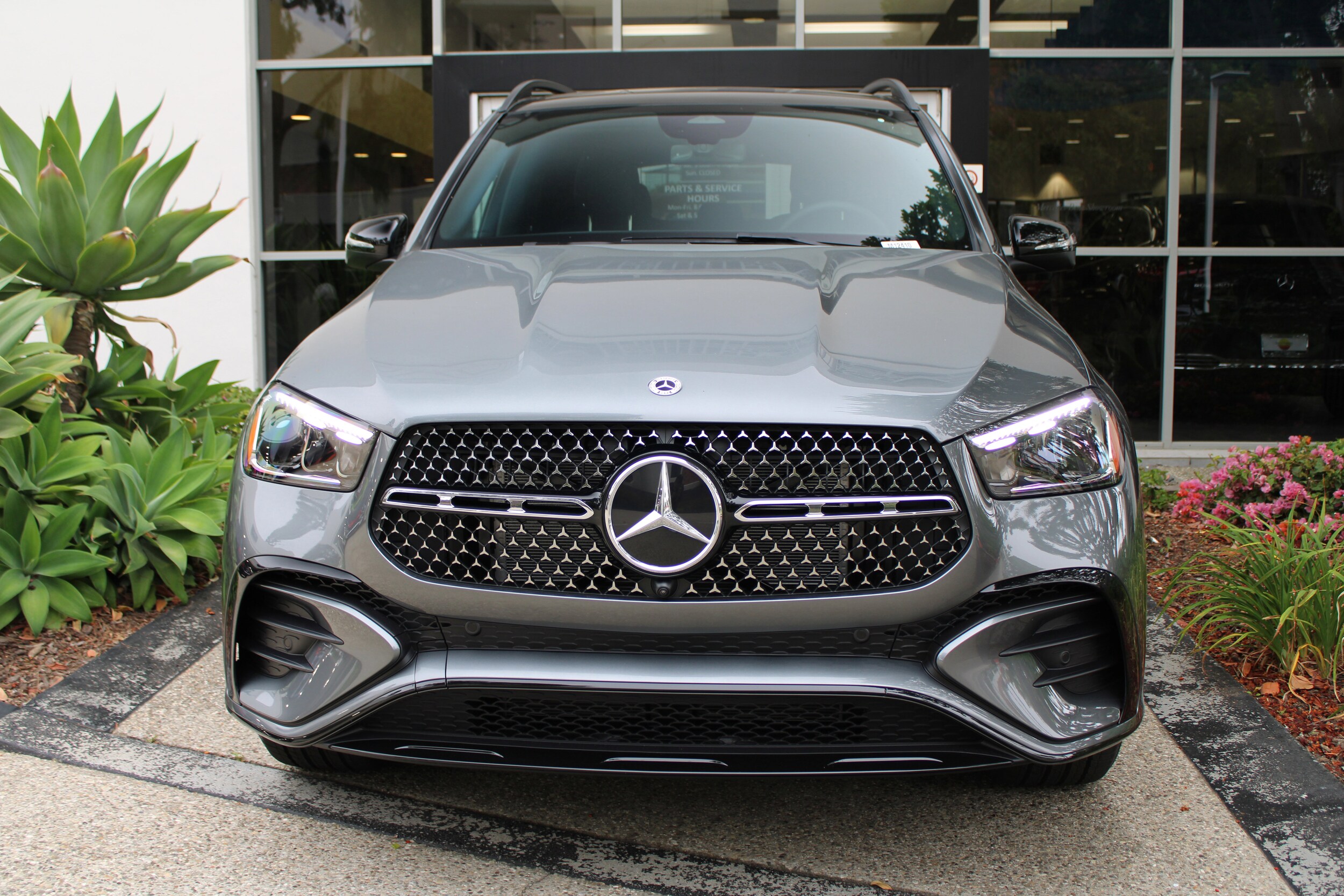 2025 Mercedes Benz GLE 450 4MATIC photo 2