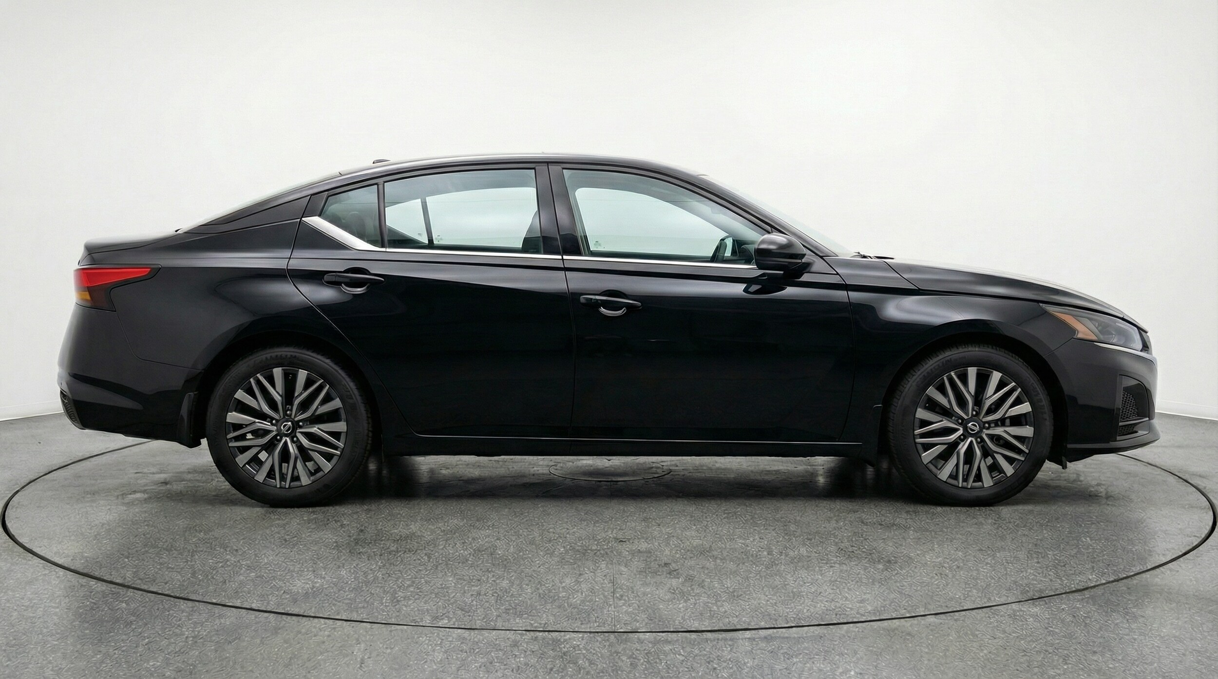 Thumbnail: 2025 Nissan Altima - 8