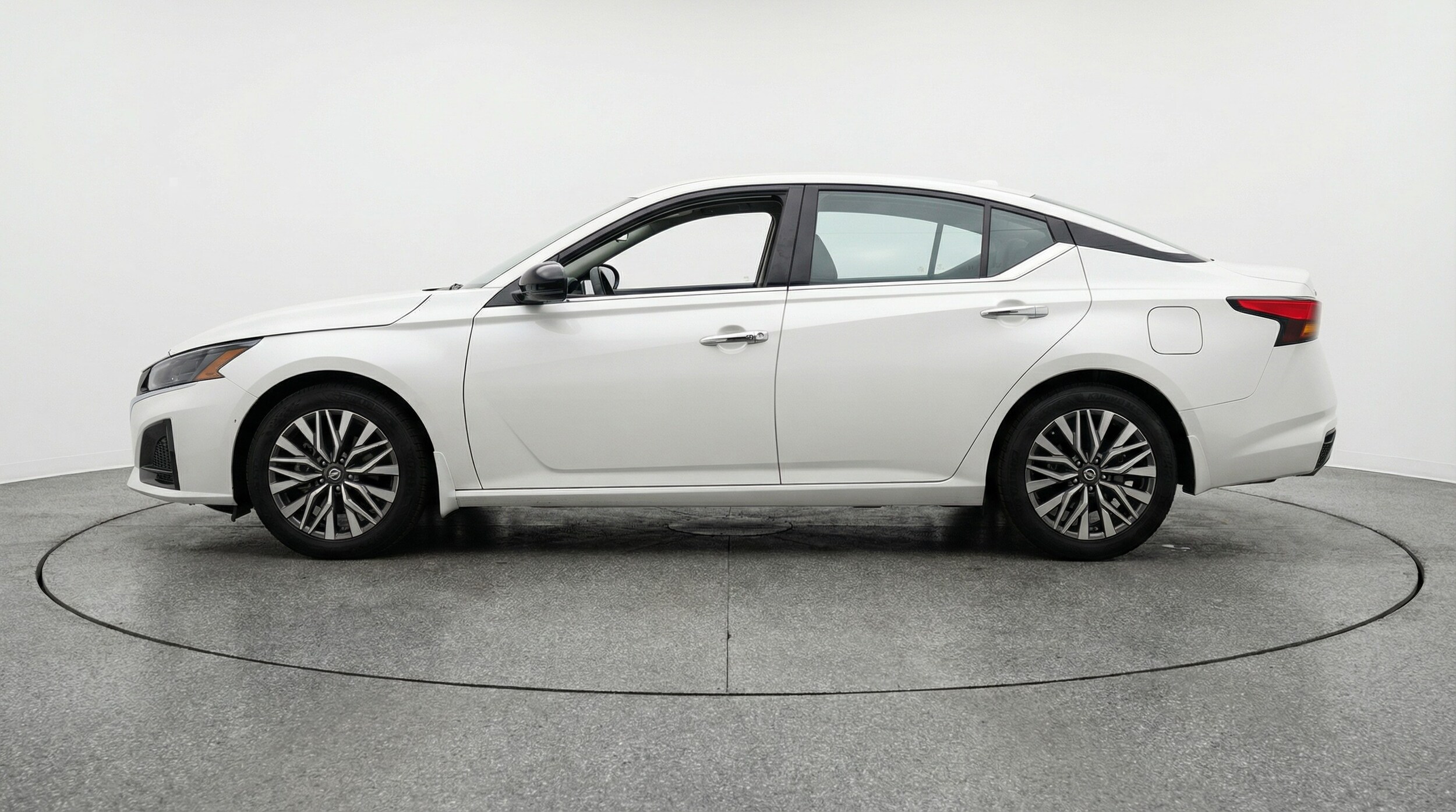 Thumbnail: 2025 Nissan Altima - 4