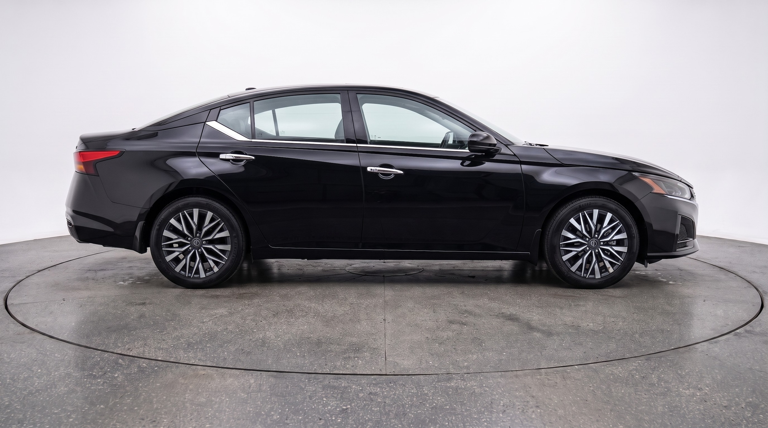 Thumbnail: 2025 Nissan Altima - 8