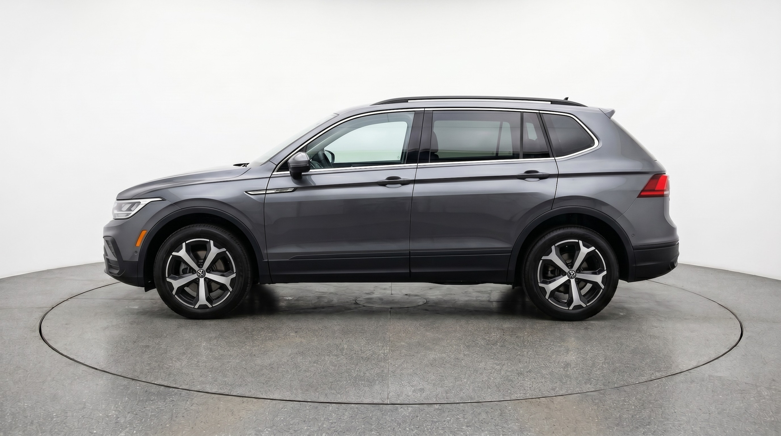 Thumbnail: 2026 Volkswagen Tiguan - 4