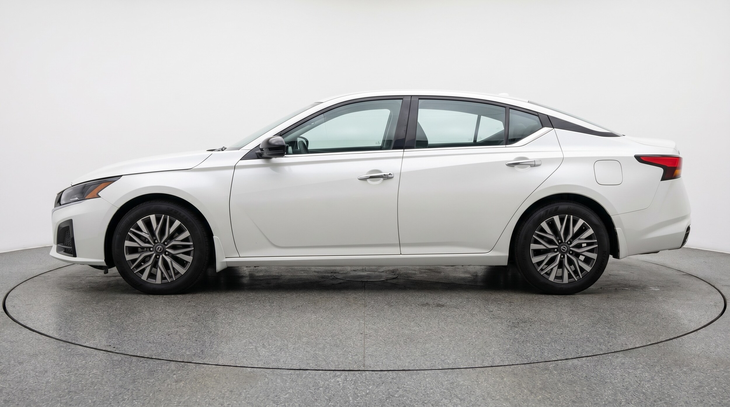 Thumbnail: 2025 Nissan Altima - 4