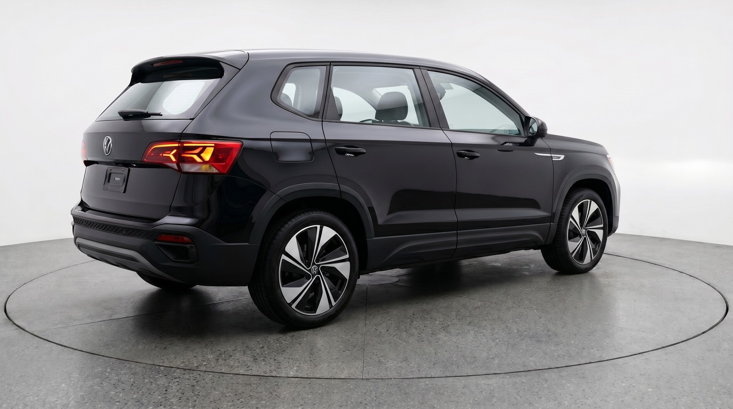 Thumbnail: 2025 Volkswagen Taos - 7