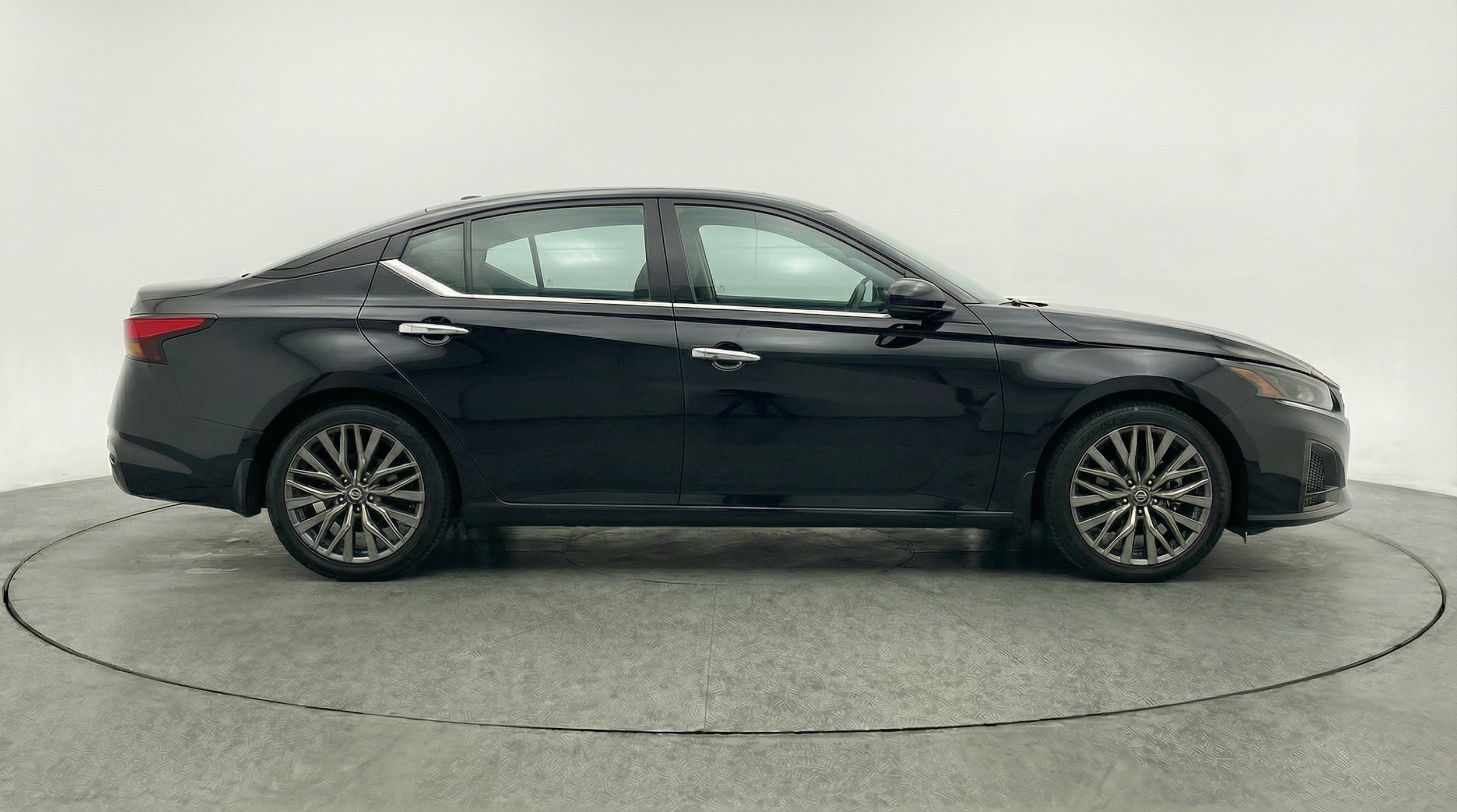 Thumbnail: 2025 Nissan Altima - 8