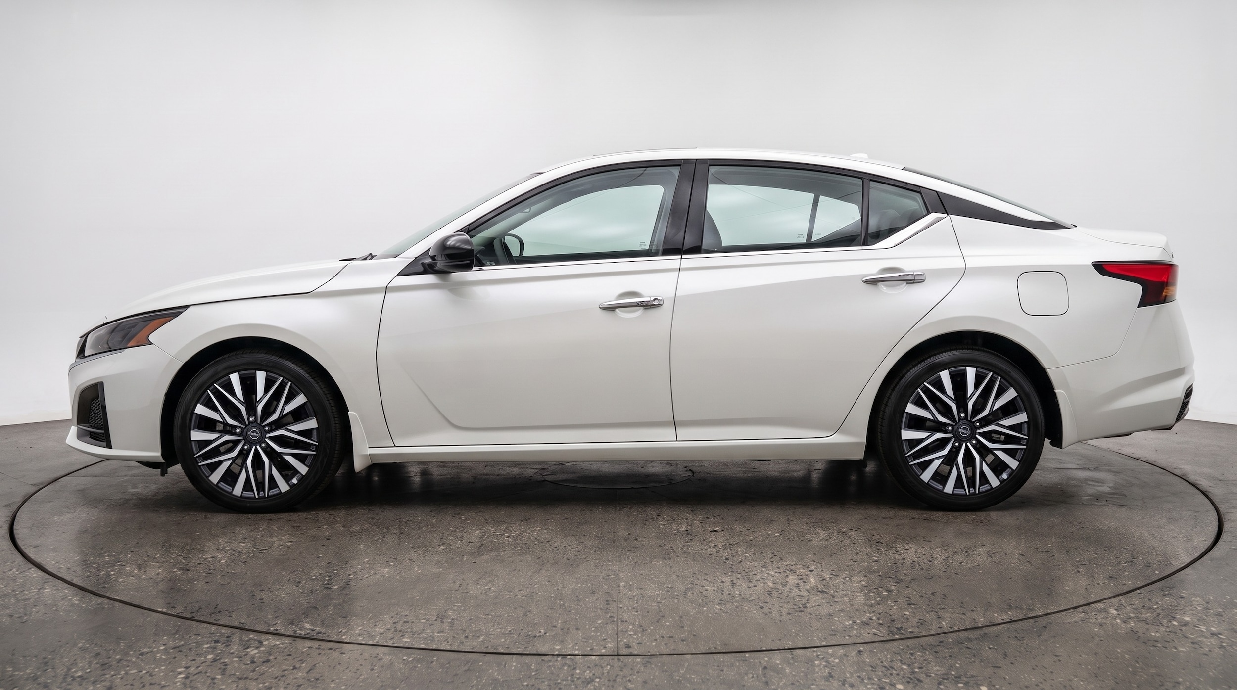 Thumbnail: 2025 Nissan Altima - 4