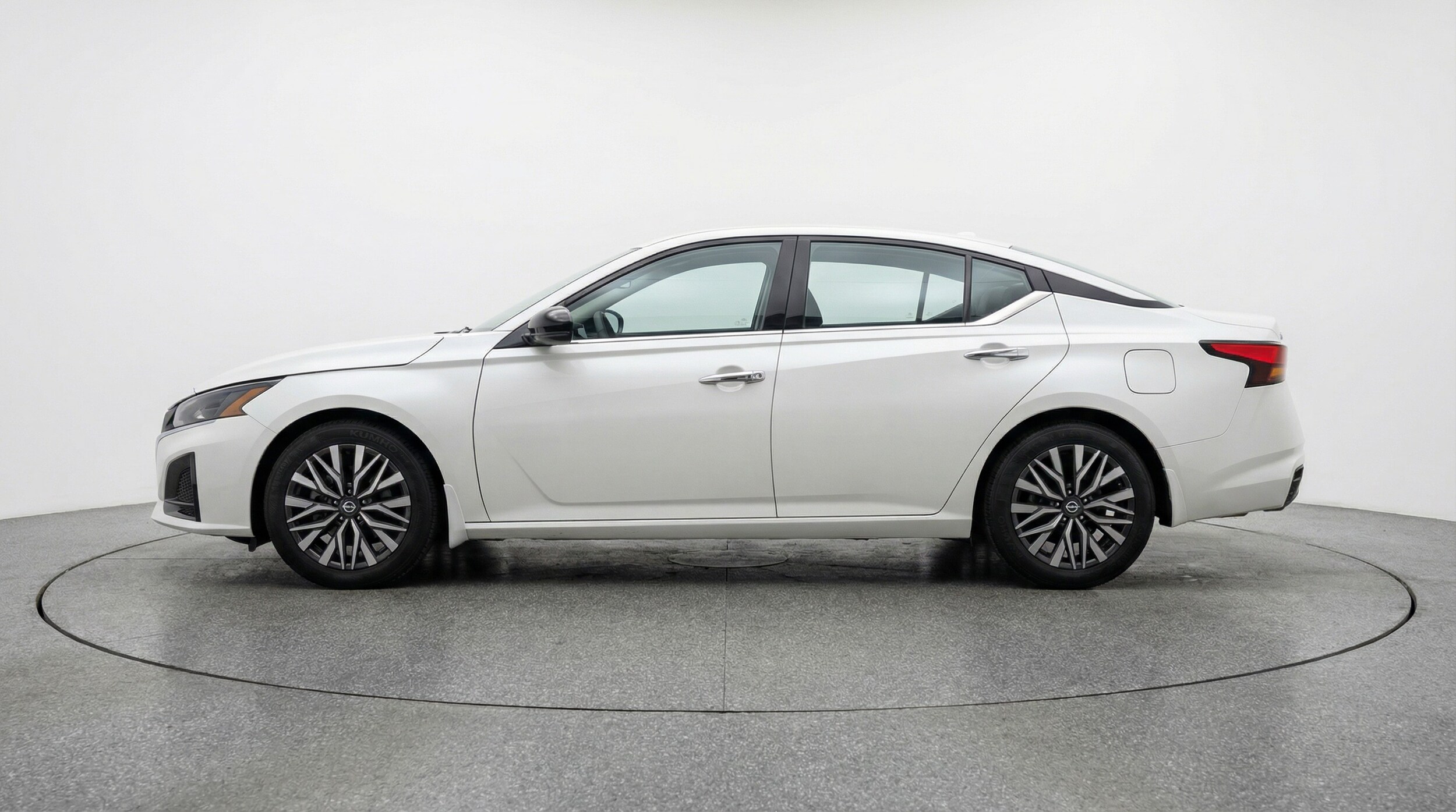Thumbnail: 2025 Nissan Altima - 4